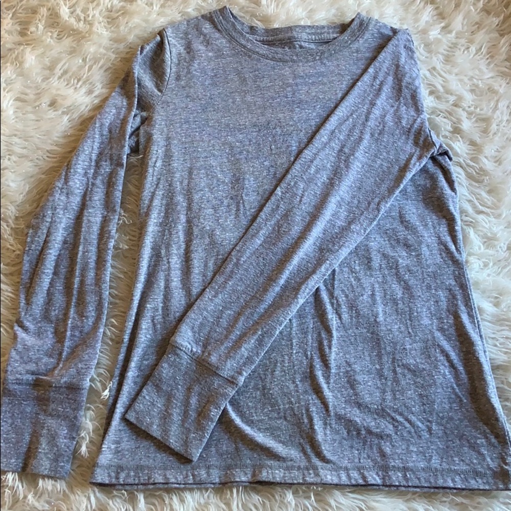 Basic Long-Sleeve Grey Shirt